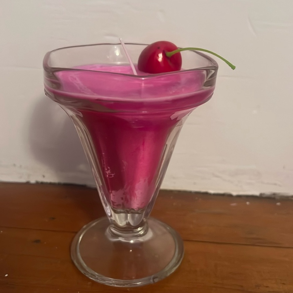 Ice cream sundae candle w/cherry